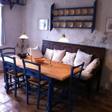 La Maison Bleue * Roquefort-des-Corbieres