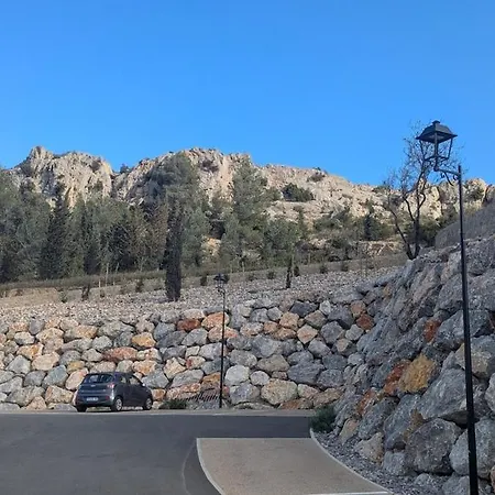 La Maison Bleue Roquefort-des-Corbieres
